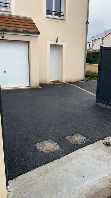 parking béton désactivé